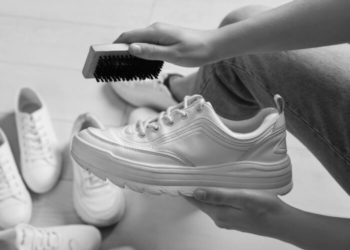 shoe cleaning final touch