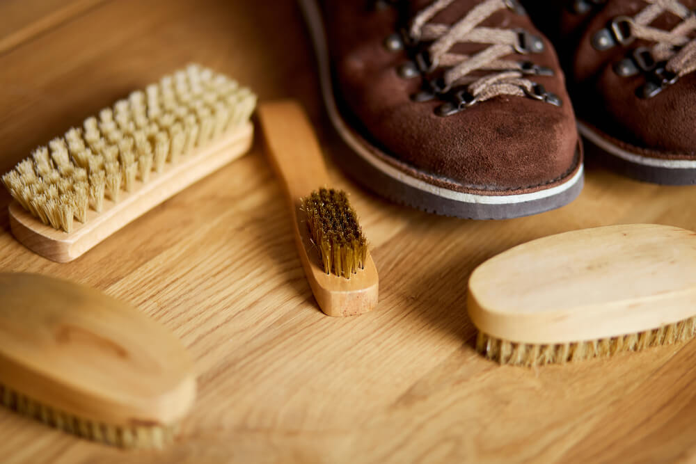 cleaning suede step by step