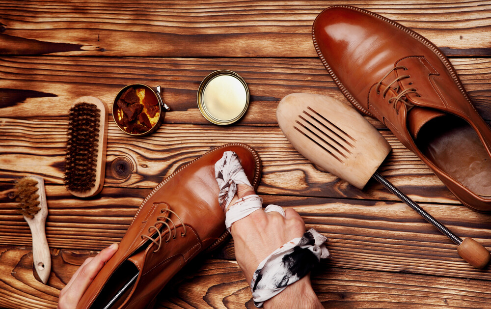 shoe polishing