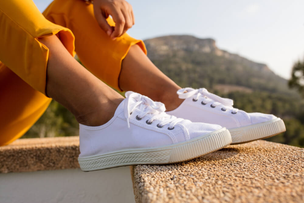 White shoes with hot sale yellow stains