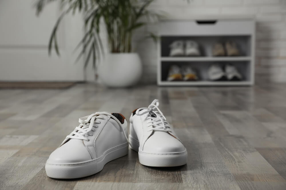 How to keep on sale white shoes from yellowing