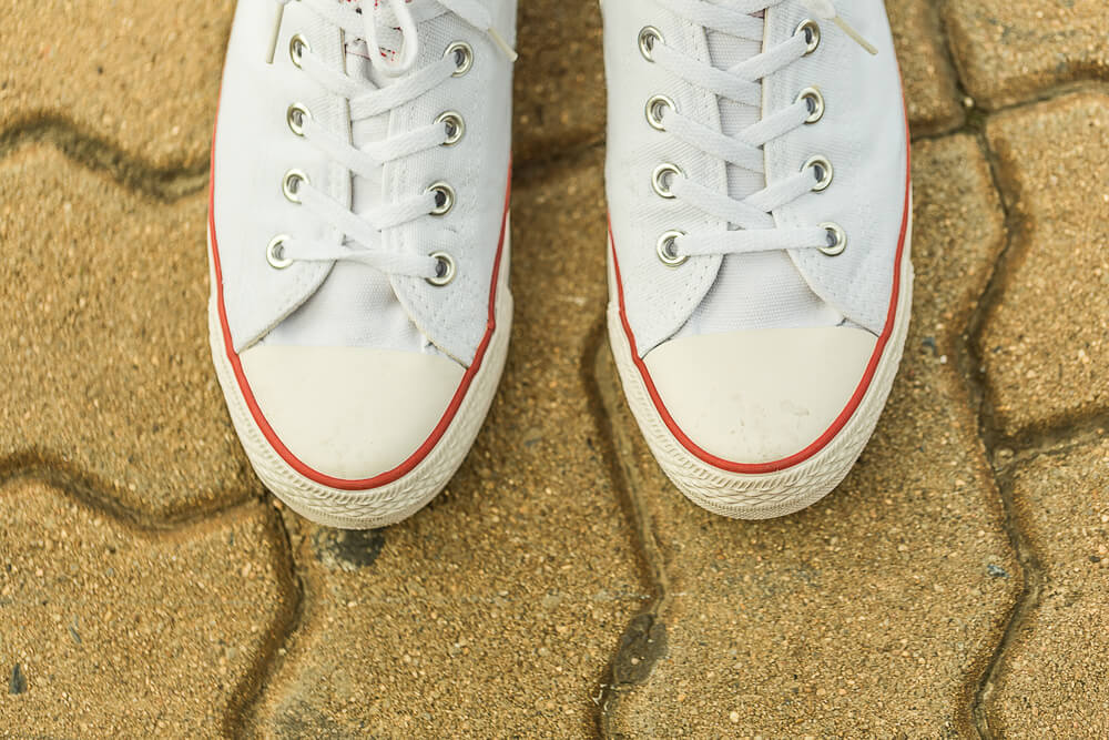 why white sneakers turn yellow